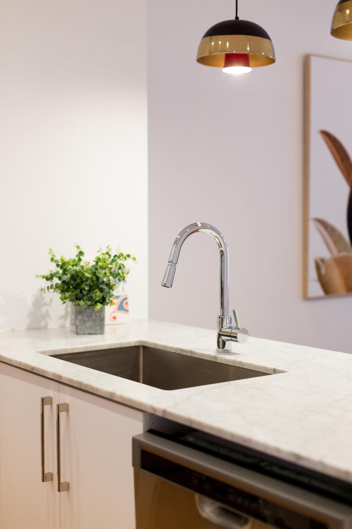 Hip, Stylish Apartment In Little Italy By Den Stays A Montreal Pokoj fotografie