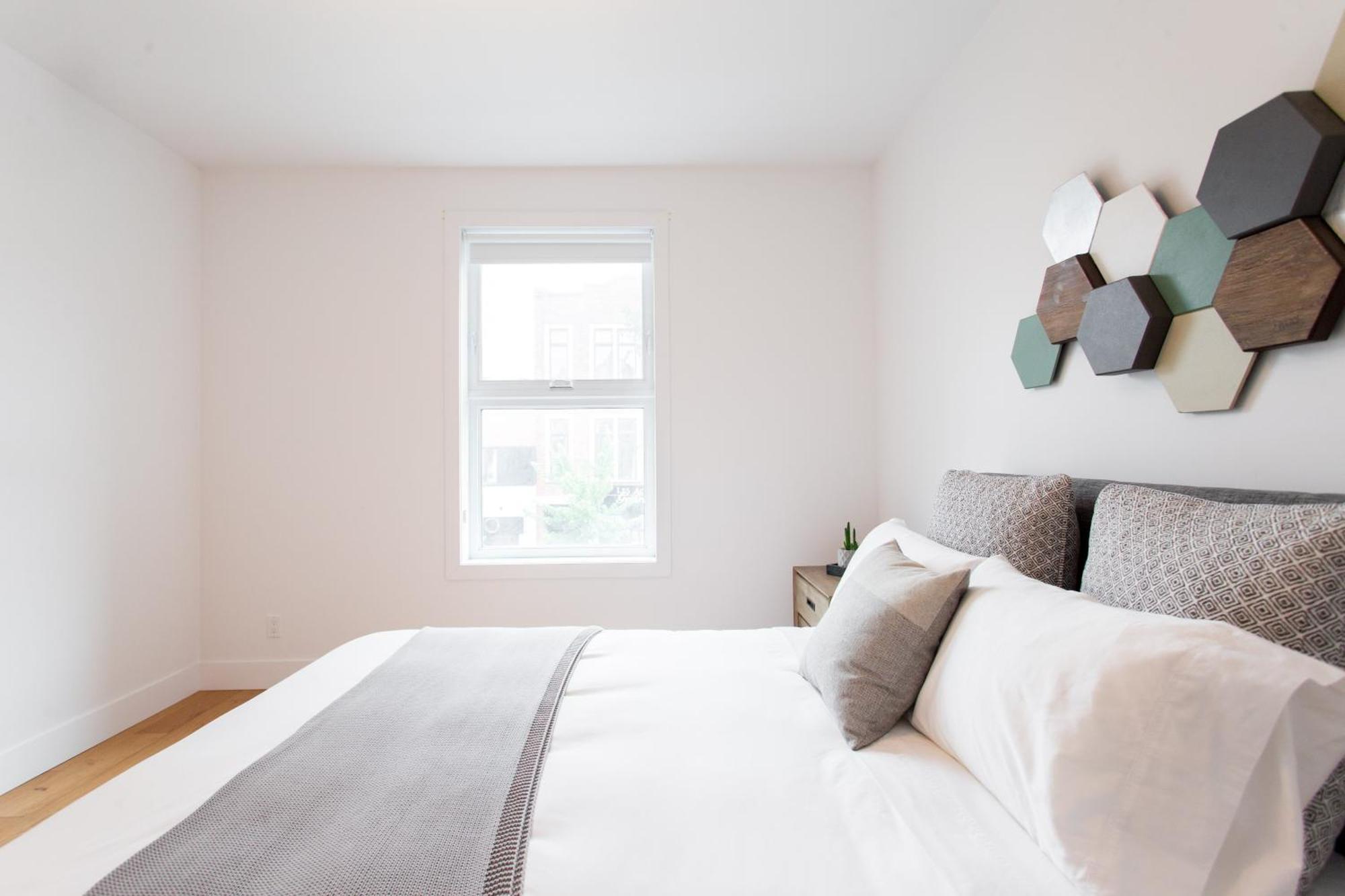 Hip, Stylish Apartment In Little Italy By Den Stays A Montreal Pokoj fotografie