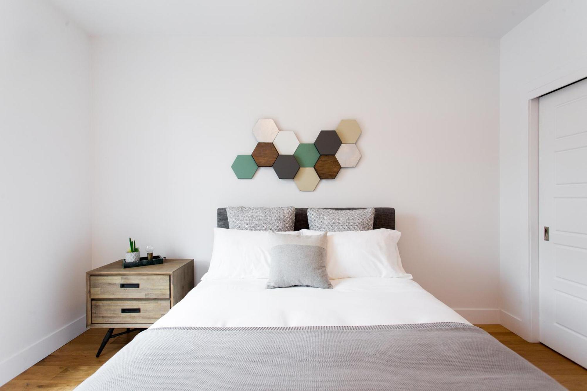 Hip, Stylish Apartment In Little Italy By Den Stays A Montreal Pokoj fotografie