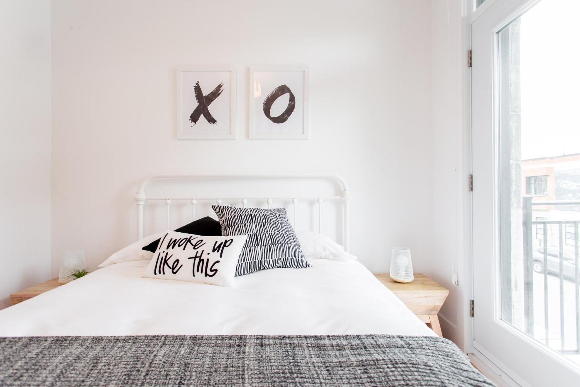 Hip, Stylish Apartment In Little Italy By Den Stays A Montreal Pokoj fotografie